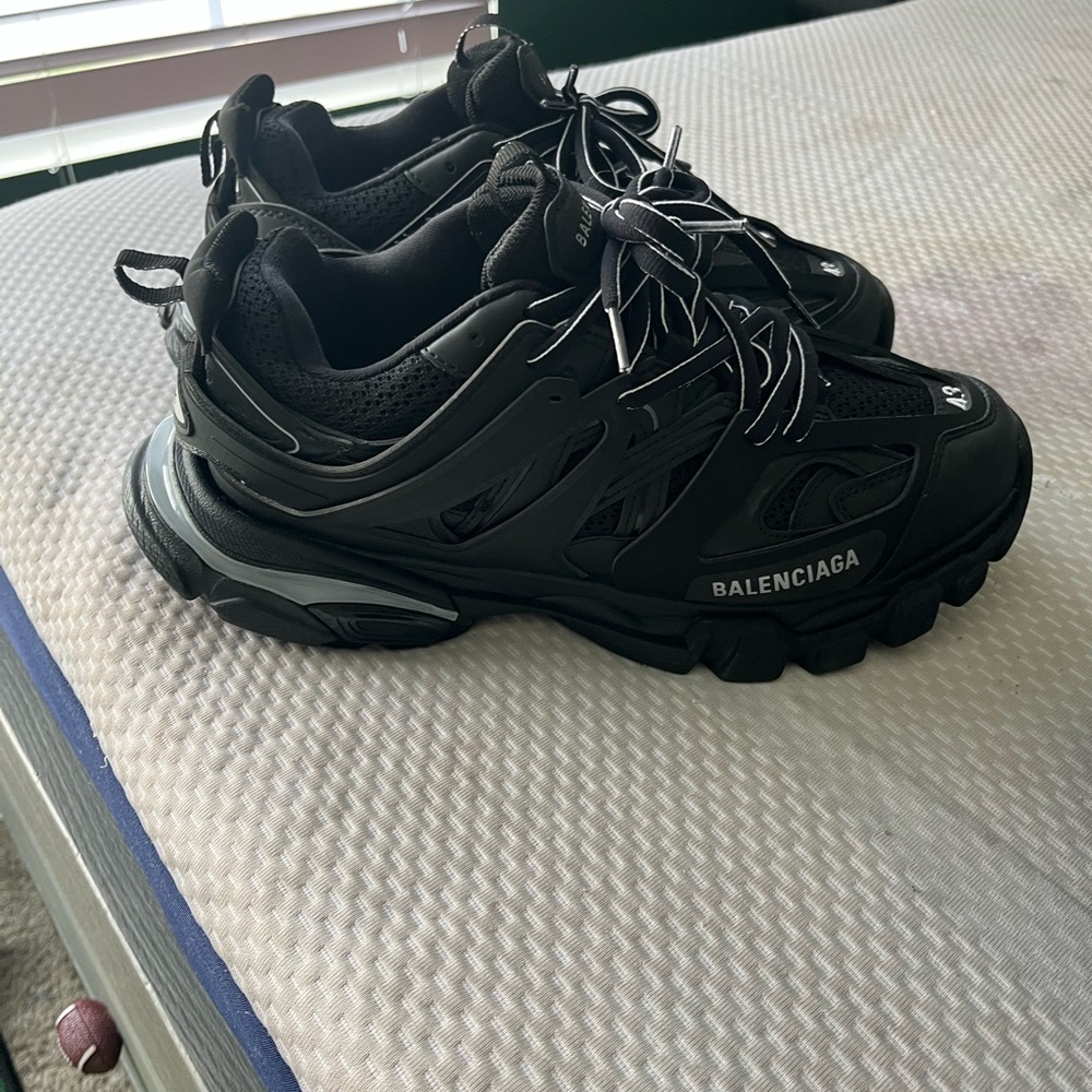 Balenciaga Men's Black and Gray Sneakers